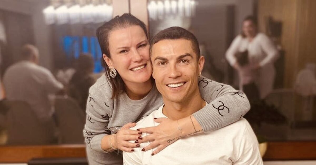 Cristiano Ronaldo ao lado da sua irmã mais velha Elma Aveiro.